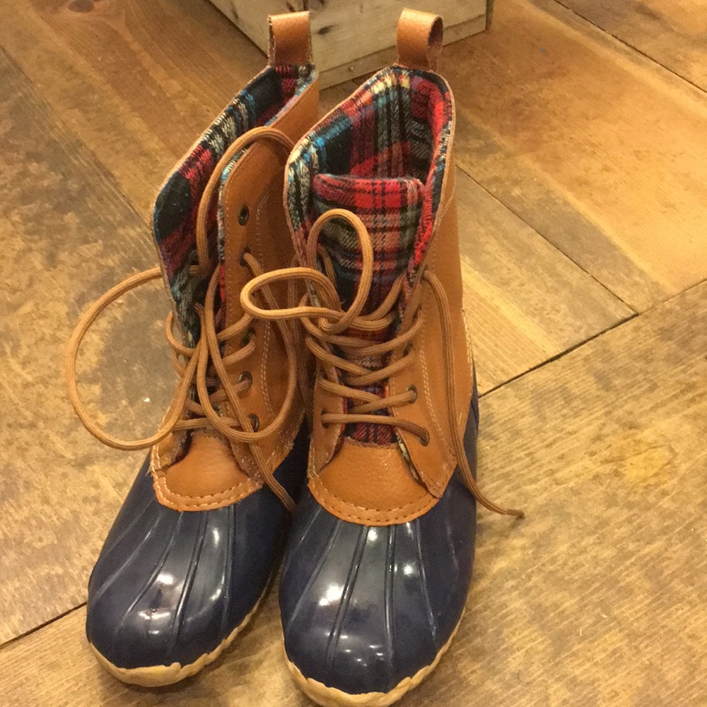 Blue and Tan Sporto Duck Boots